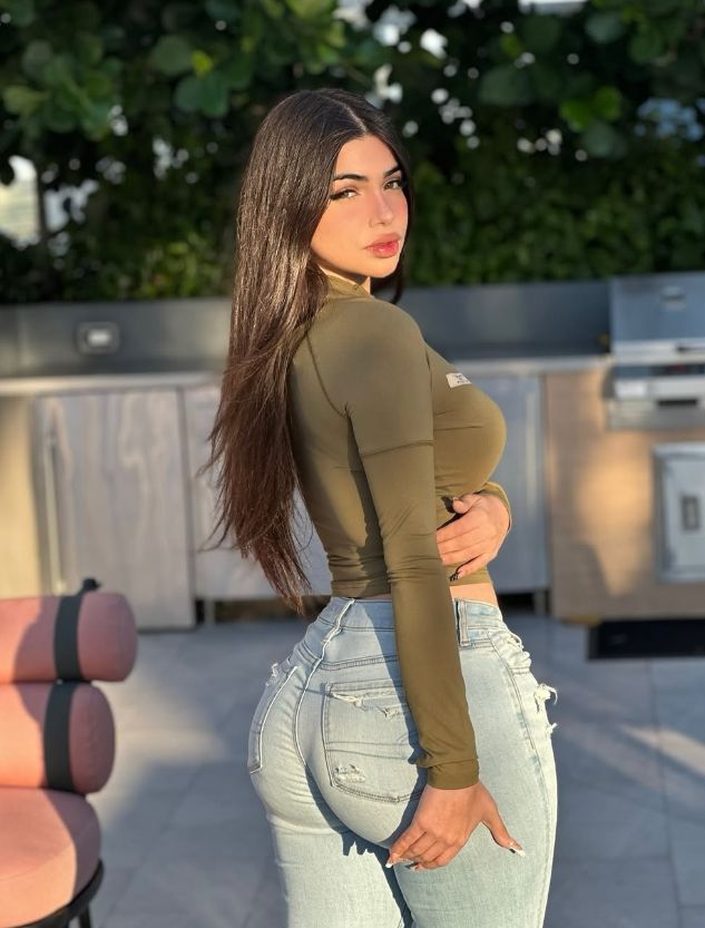 Alina Rose - Featured OnlyFans content creator and model